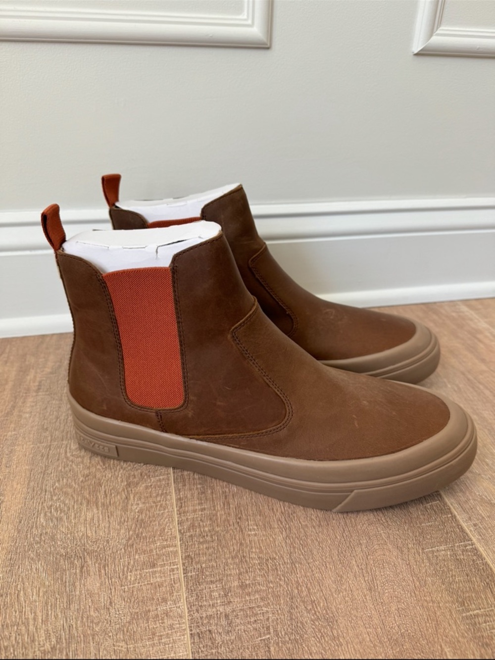 SeaVees Beyond Back Boot Men Size 11, Elmwood Rugged Oiled Leather